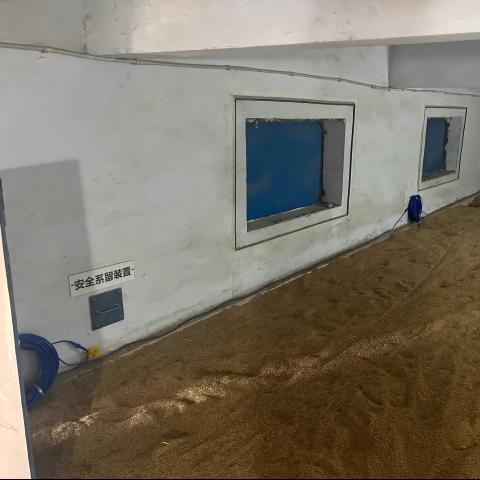 冬季通风粮面总是结露，有时墙面和屋面还淌水怎么办